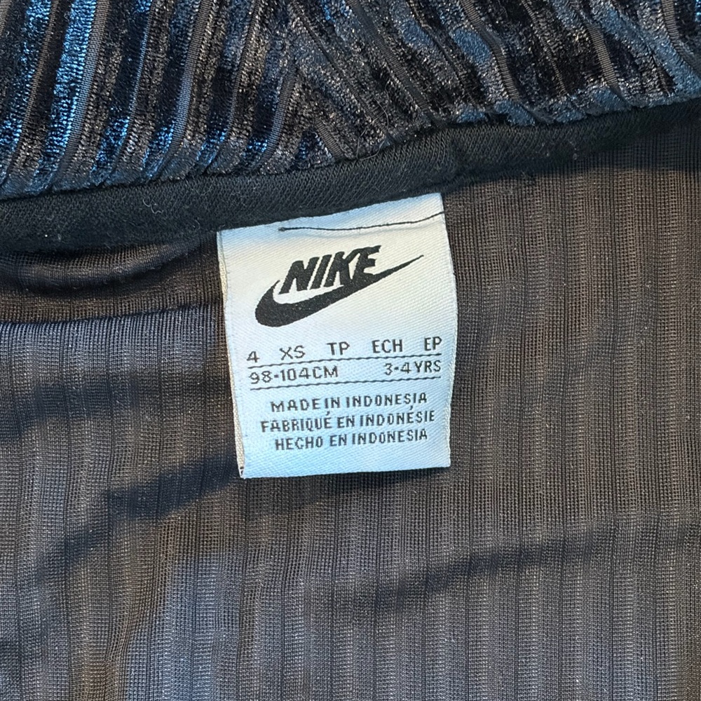 Nike Girls Ribbed Zip-Up Jacket in Black - Size 4 - Picture 7 of 9
